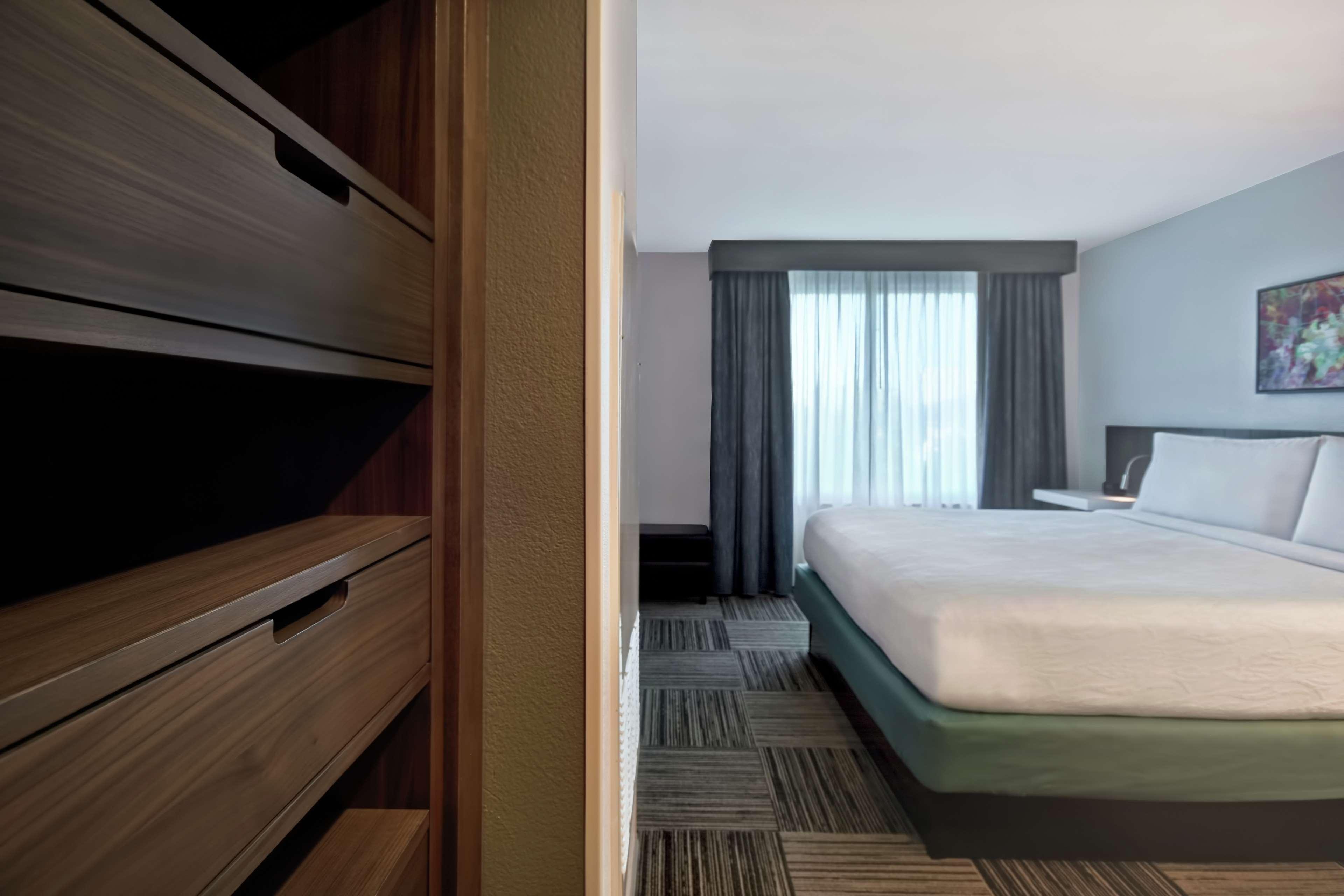 Hilton Garden Inn Houston/Galleria Area Bagian luar foto